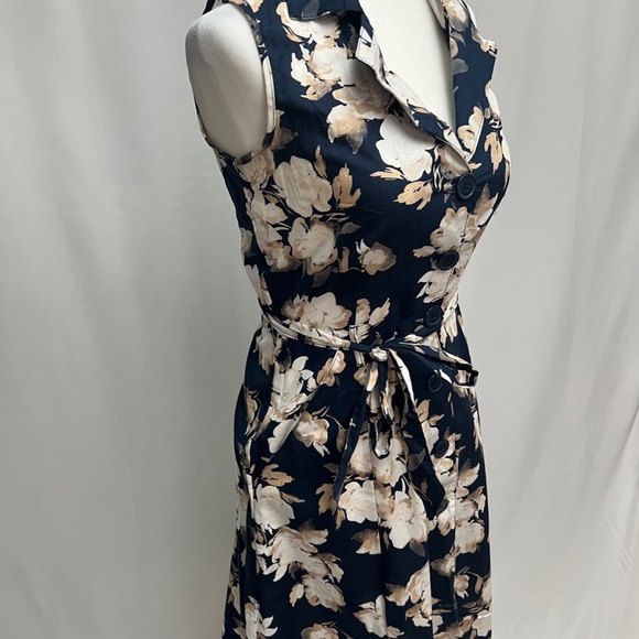Suzy Shier Floral Dress - Picture 3 of 7